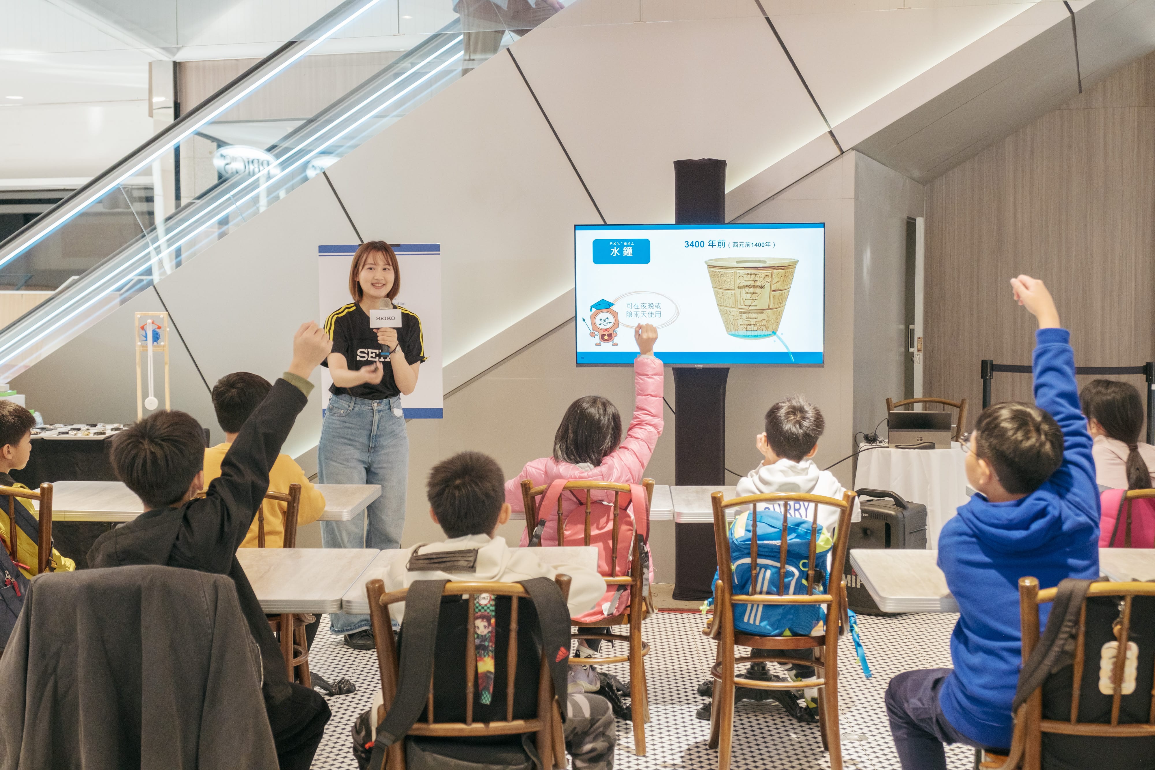 写真：台湾 - 台北でのわくわく時計教室の様子