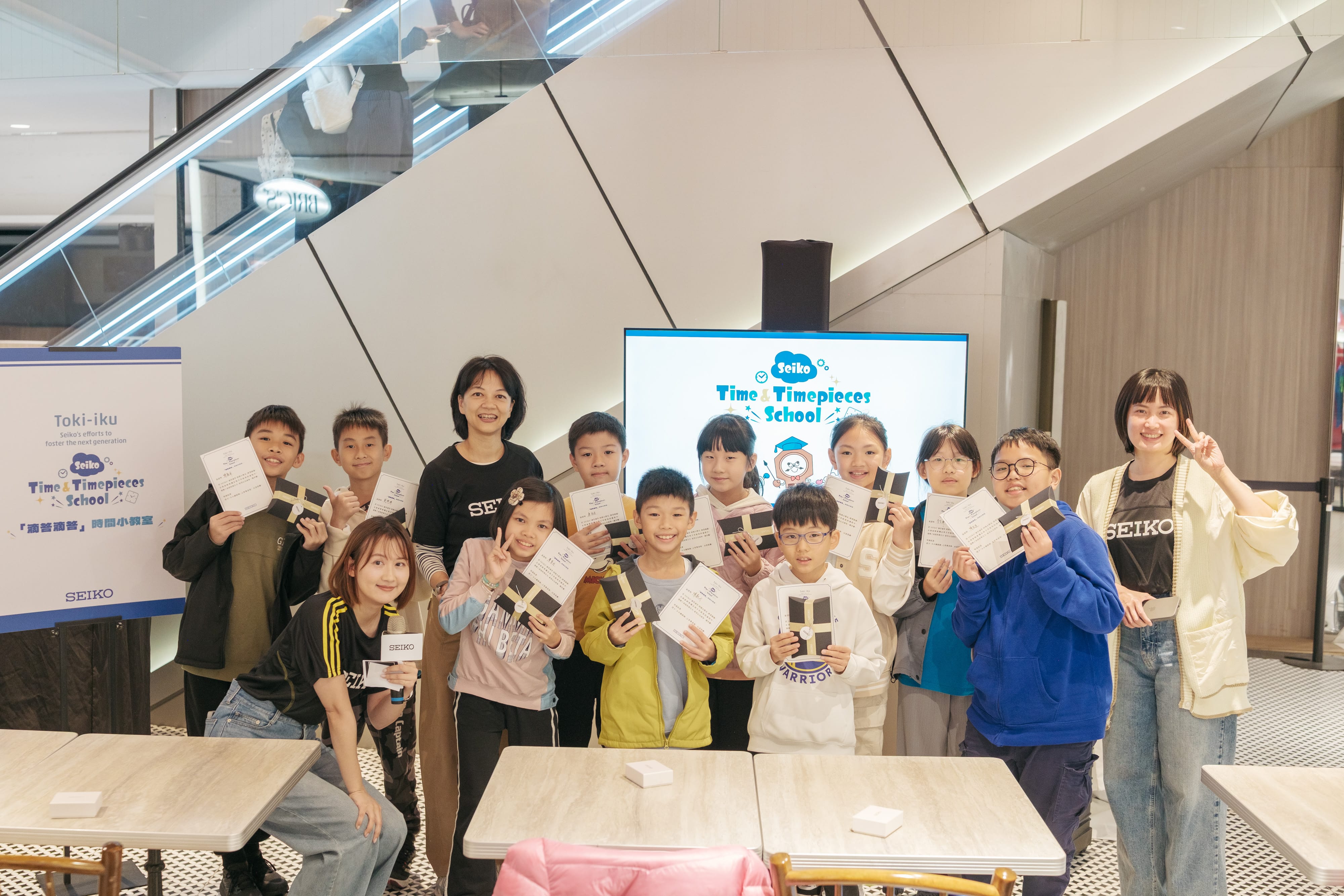 写真：台湾 - 台北でのわくわく時計教室の様子